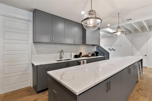 Foto del edificio - 4303 Roseland Ave