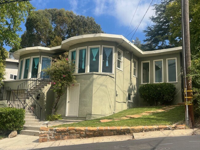 Foto del edificio - 1145 Grandview Dr