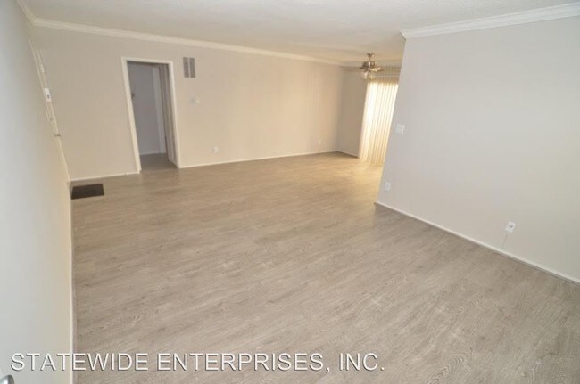 Building Photo - 930-944 N Hayworth Ave