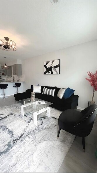 Foto del edificio - 2008 Cypress Pl