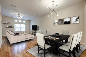 Building Photo - 2710 Hullsmith Dr