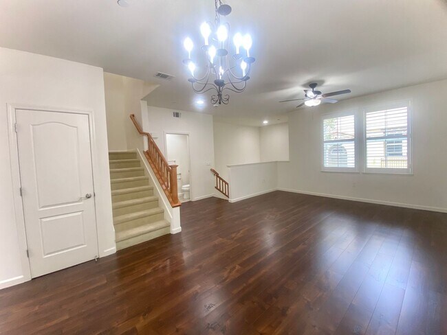 Foto del edificio - Elegant 3-Bedroom Residence in Private Gat...