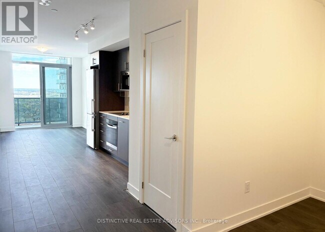 Photo du bâtiment - 2545-2545 Simcoe St N