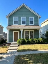 Building Photo - 2615 Valentine Ln