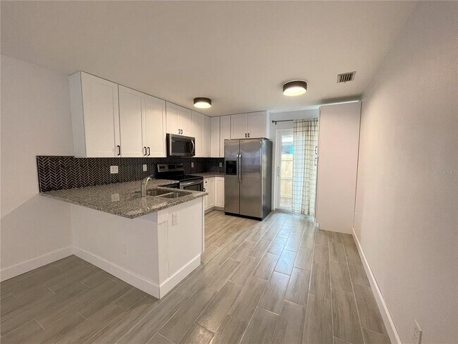 Foto del edificio - 4212 N Hubert Ave
