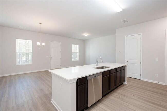 Foto del edificio - 625 Everett Ln