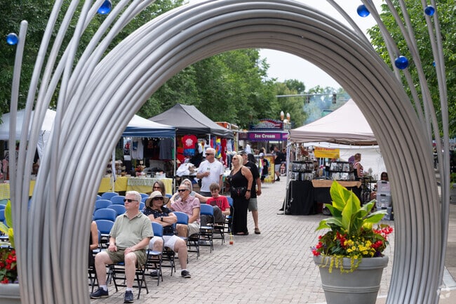 A 4th of July weekend street festival in Niagara Falls features bands and dance performances.