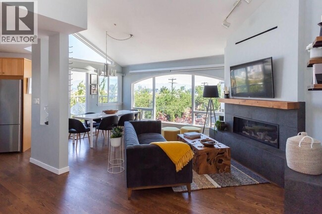 Photo du bâtiment - 788-788 W 8th Ave