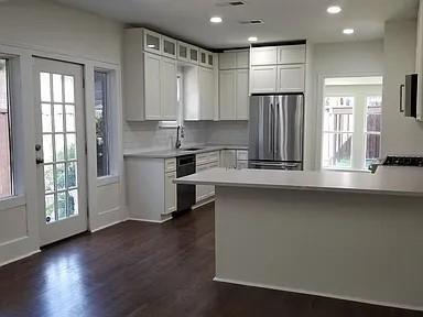 Building Photo - 5619 Mercedes Ave