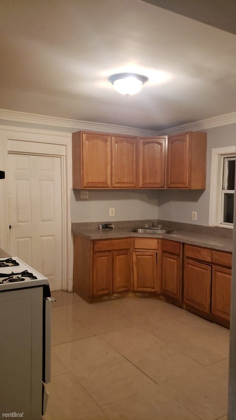 Building Photo - 3 br, 1 bath  - 382 S 10th St