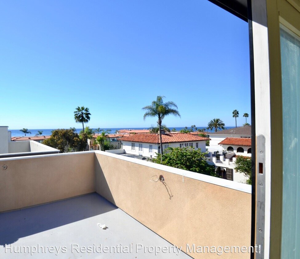 Primary Photo - 7427 Olivetas Ave