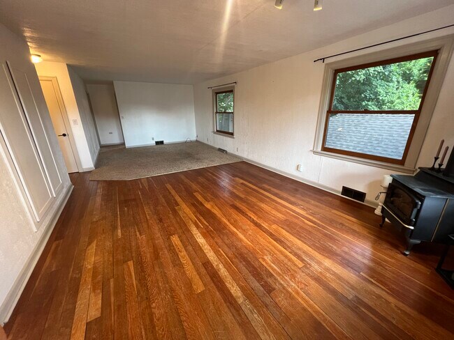 Foto del edificio - 312 NW Harrison St