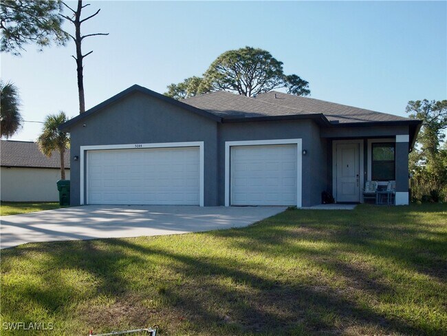 Building Photo - 5044 NE Tradewinds Cir