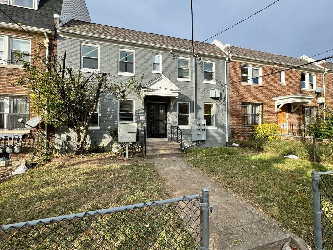 Primary Photo - 3 Bedroom Near Historic Anacostia
