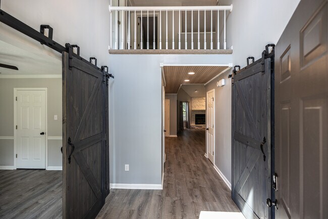 Foto del edificio - 5516 Oakside Dr