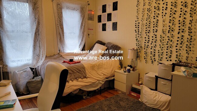 Foto del edificio - 1056 Commonwealth Ave