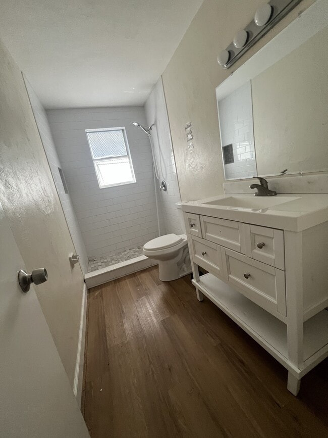 Building Photo - 536 Ruth St