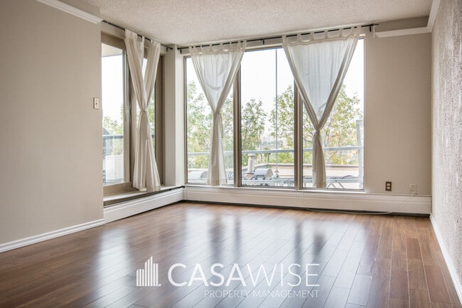 Building Photo - 10149-10149 Saskatchewan Dr NW