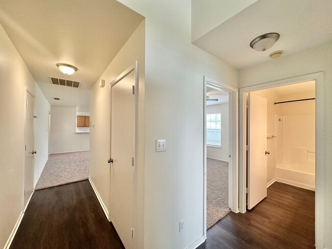 Foto del edificio - 3-Bedroom Home on Corner Lot in Whitehouse...