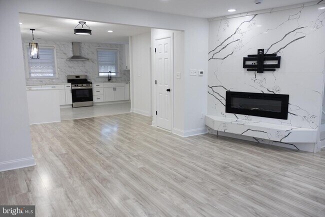 Foto del edificio - 3286 Cromwell Rd