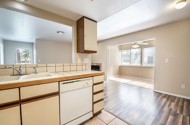 Foto del edificio - Great 2 Bedroom Condo