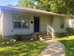 Building Photo - 1317 Meadowbrook Dr