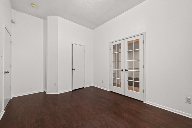 Building Photo - 9323 Eaglewood Shadows Ct