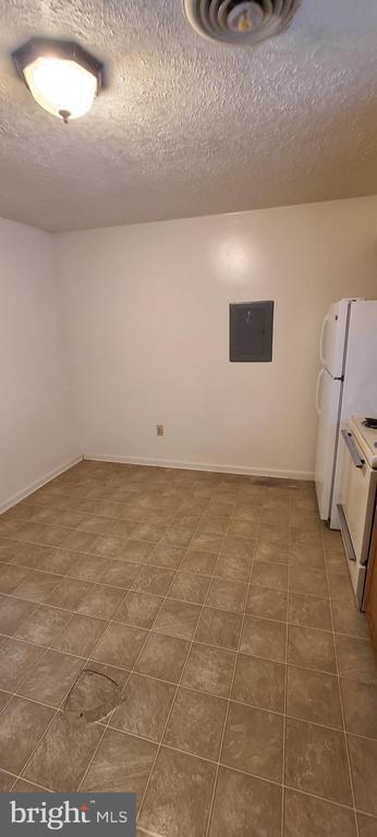 Building Photo - 319 Pendleton Dr