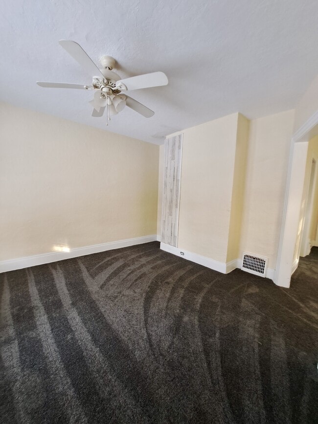 Building Photo - 1122 Beaumont Ave