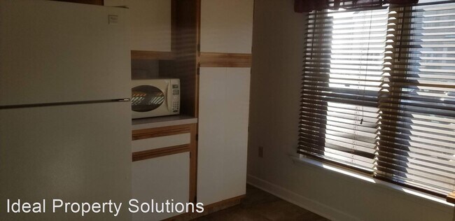 Building Photo - 2 br, 1.5 bath House - 212 Bell Ringer Court