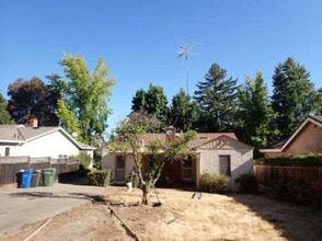 Building Photo - 14486 Oak Pl