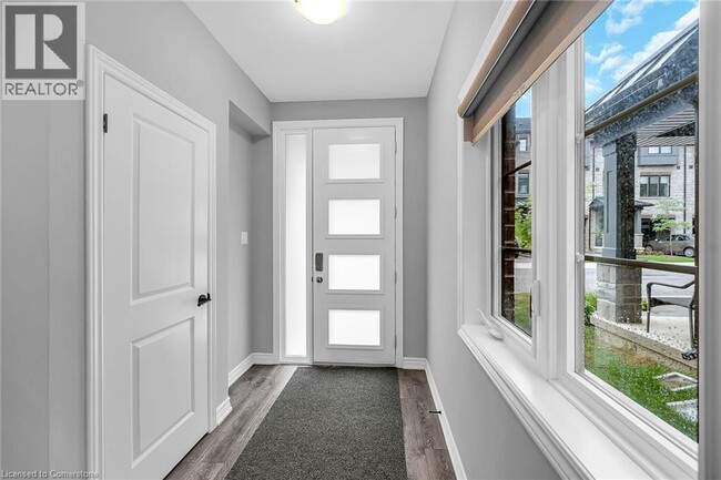 Photo du bâtiment - 187 Wilson St W