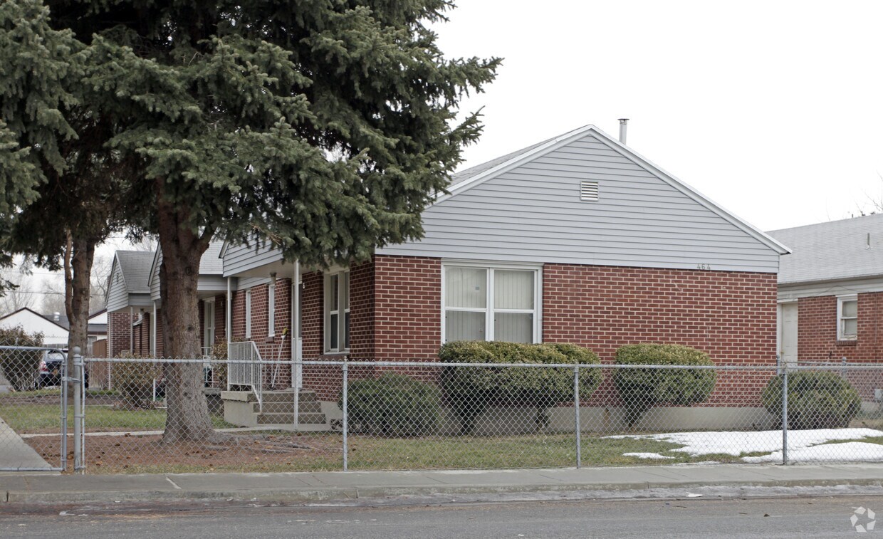 Building Photo - 464-474 E Lambourne Ave