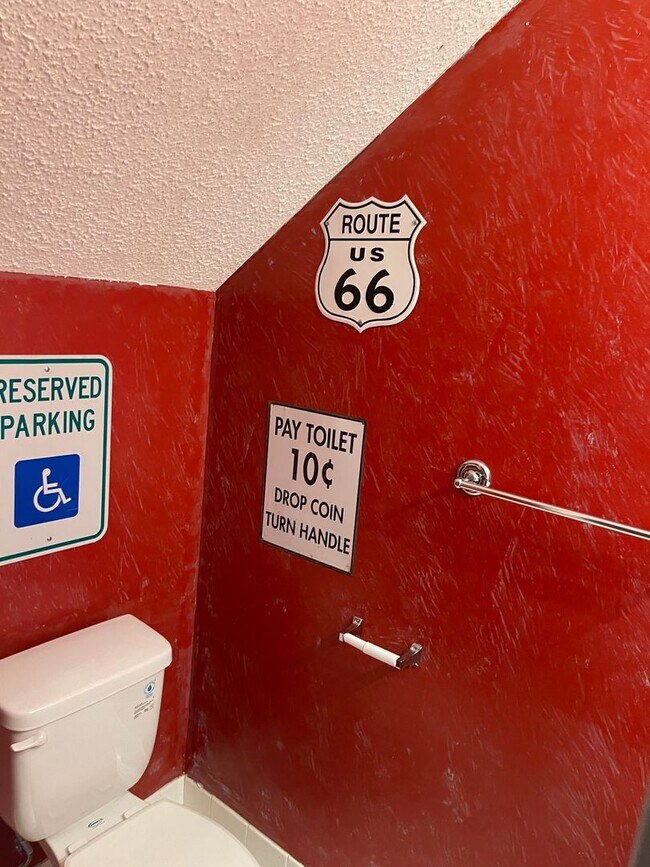 Foto del edificio - AVAILABLE NOW!