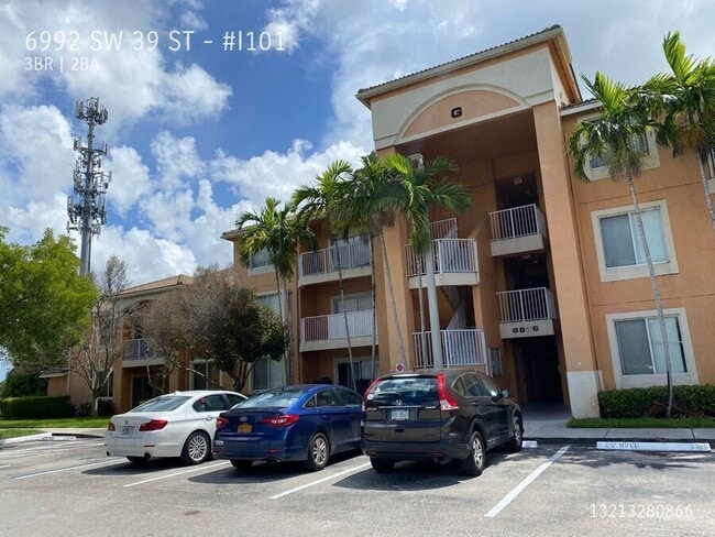Building Photo - 6992 SW 39th St