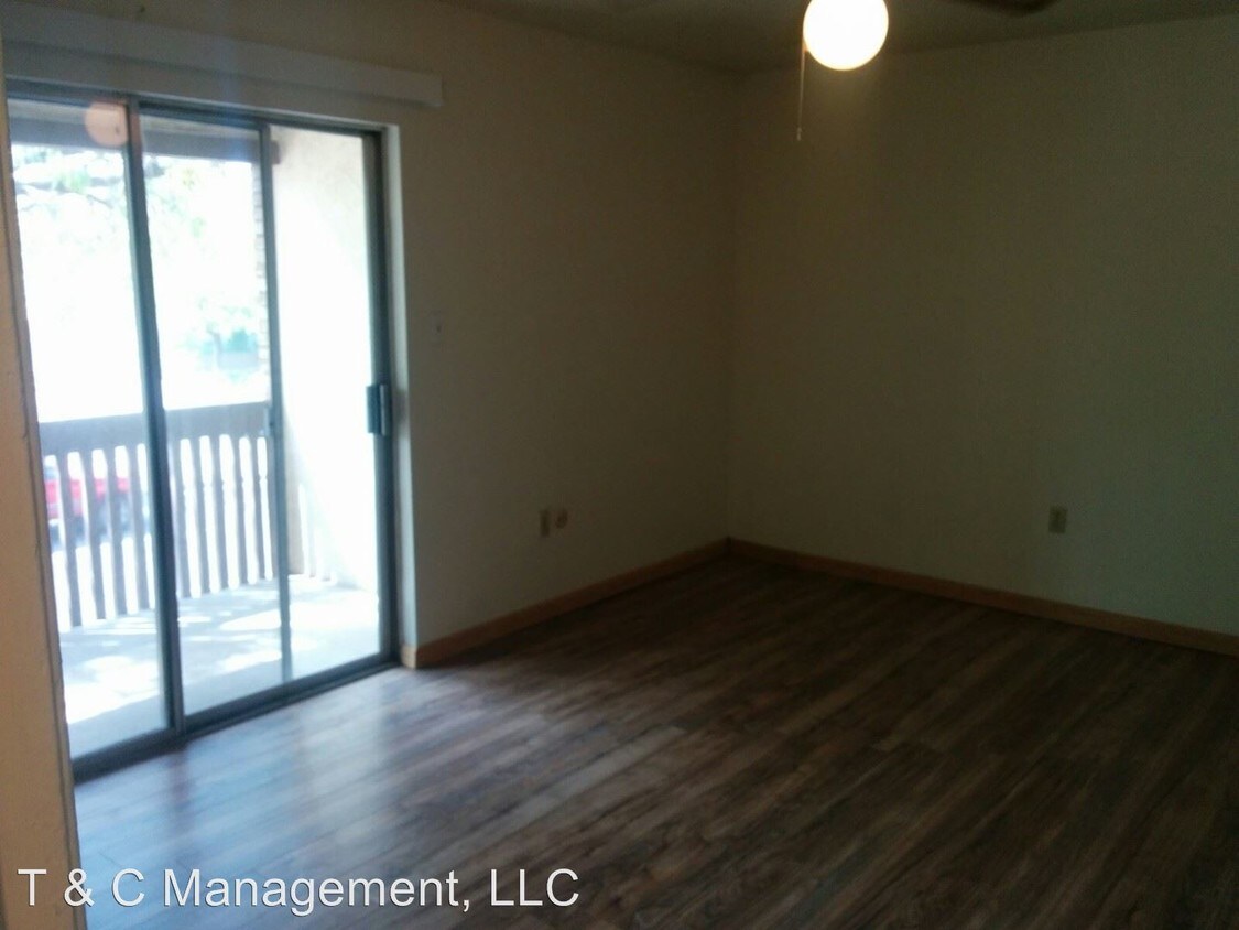 Primary Photo - 11201 Lomas Blvd NE