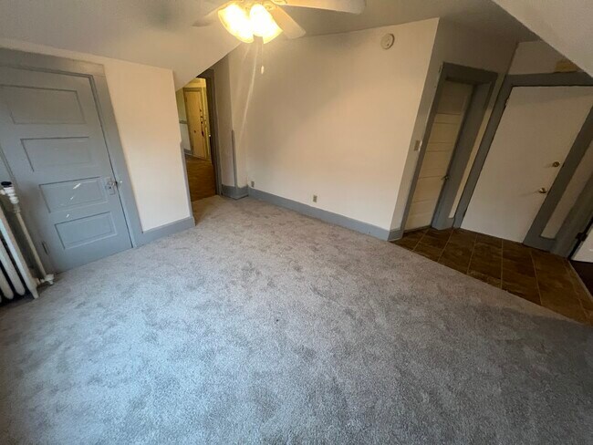 Foto del edificio - 221 N Livingston St