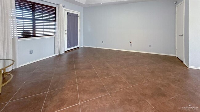 Foto del edificio - 16 Evergreen Ave