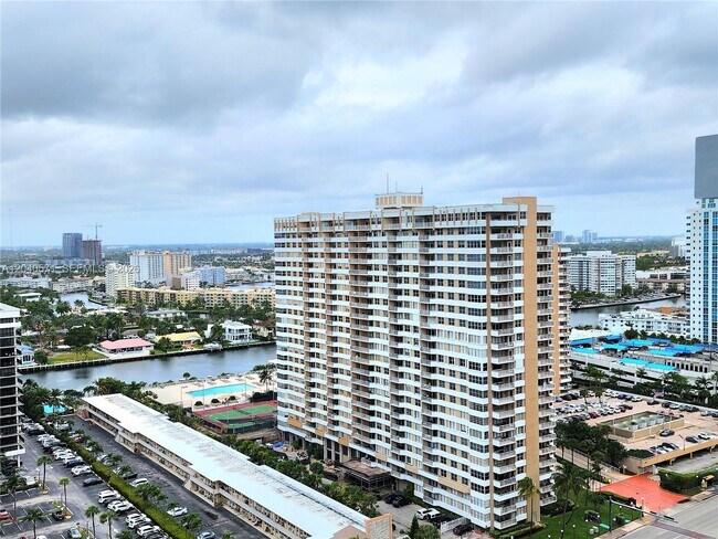 Foto del edificio - 2030 S Ocean Dr