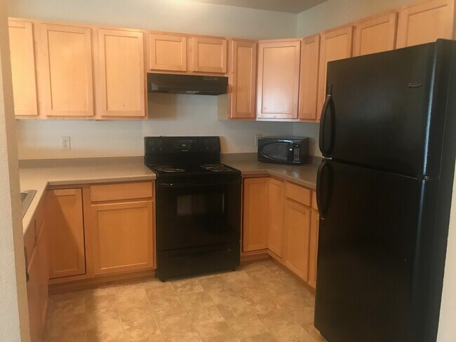 Kitchen - 7616 Harwood Ave