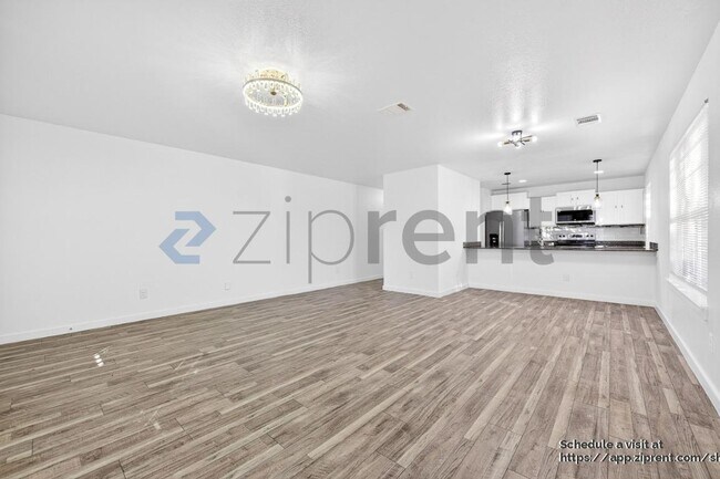 Building Photo - 3226 Navaro St