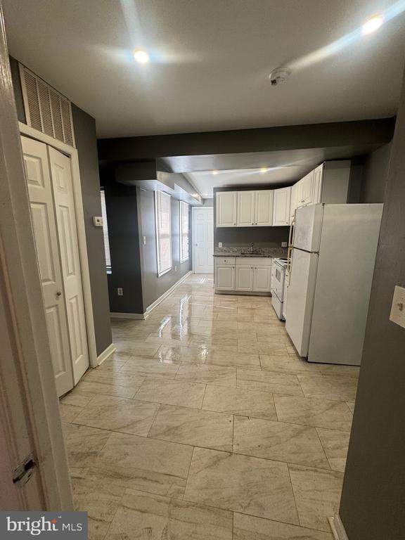 Foto del edificio - 1108 N Bond St