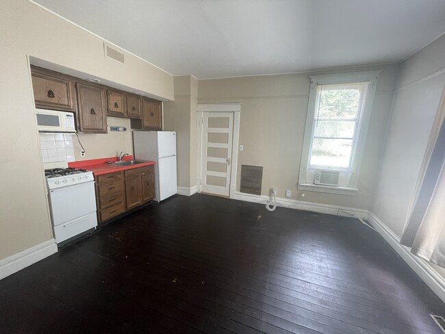 Kitchen/Living Room/Bedroom - Salisbury Place Apartments