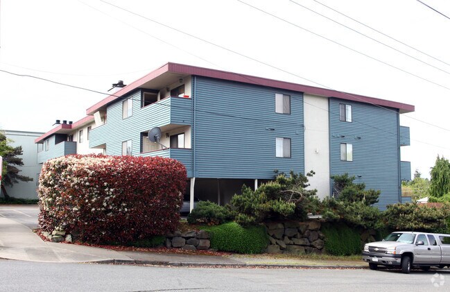 Building Photo - Greenwood Arms Condominiums