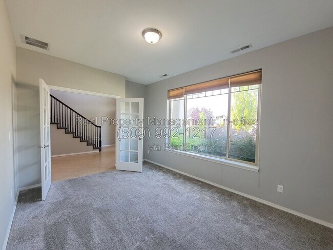 Building Photo - 3005 S Edison Pl