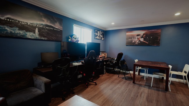 Foto del edificio - 1447 E 25th St