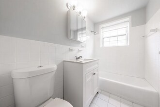 Building Photo - 10 Colonial Village Dr