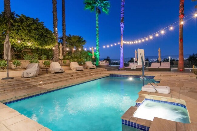 Building Photo - 3630 Gleneagles Dr