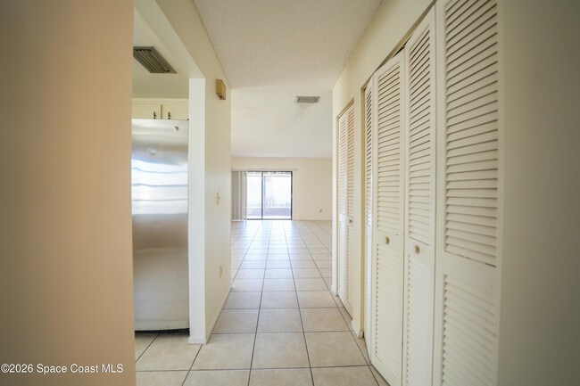 Building Photo - 145 Seawind Dr