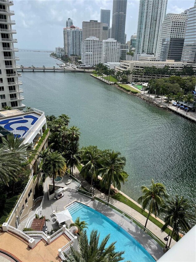 Foto principal - 901 Brickell Key Blvd